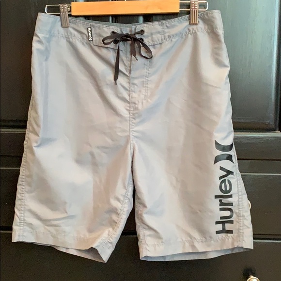 Men’s size 30 Hurley board shorts - Picture 1 of 4